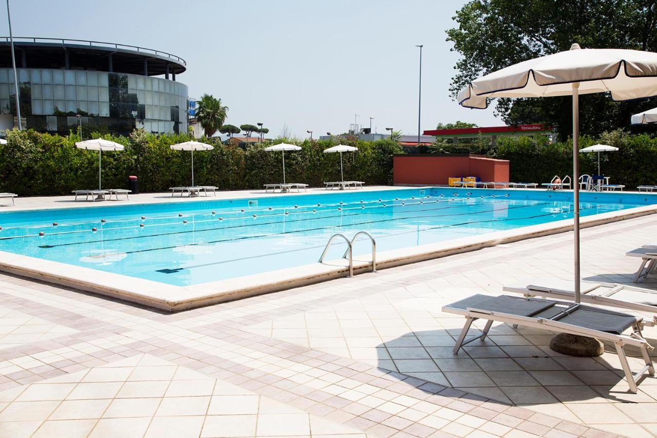 Camping Versilia Mare Hotell Lido di Camaiore Eksteriør bilde