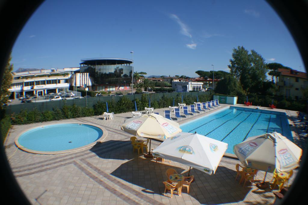 Camping Versilia Mare Hotell Lido di Camaiore Eksteriør bilde